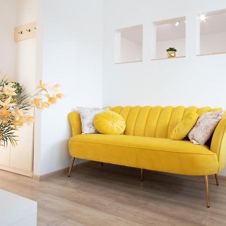 Apartament Gorki Male Tuszyn Bagian luar foto
