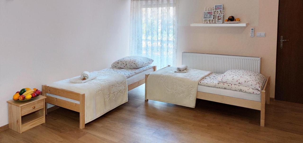 Apartament Gorki Male Tuszyn Bagian luar foto