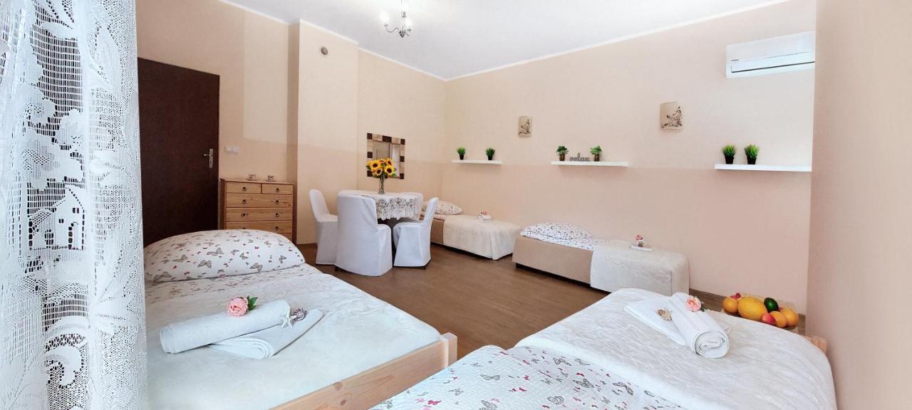 Apartament Gorki Male Tuszyn Bagian luar foto