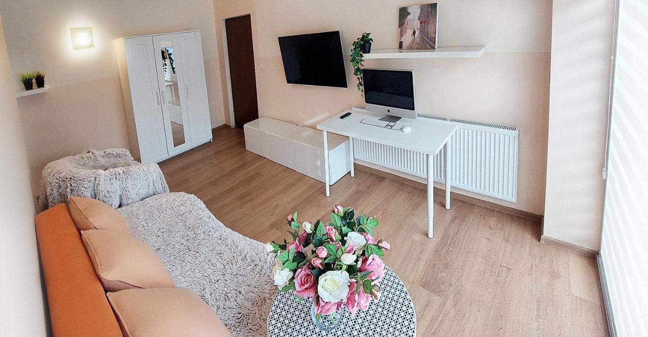 Apartament Gorki Male Tuszyn Bagian luar foto