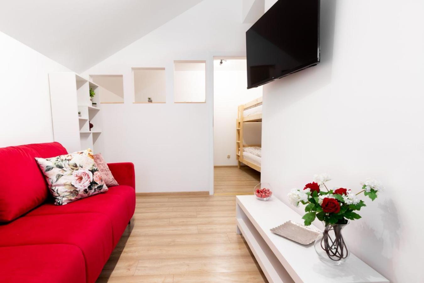 Apartament Gorki Male Tuszyn Bagian luar foto