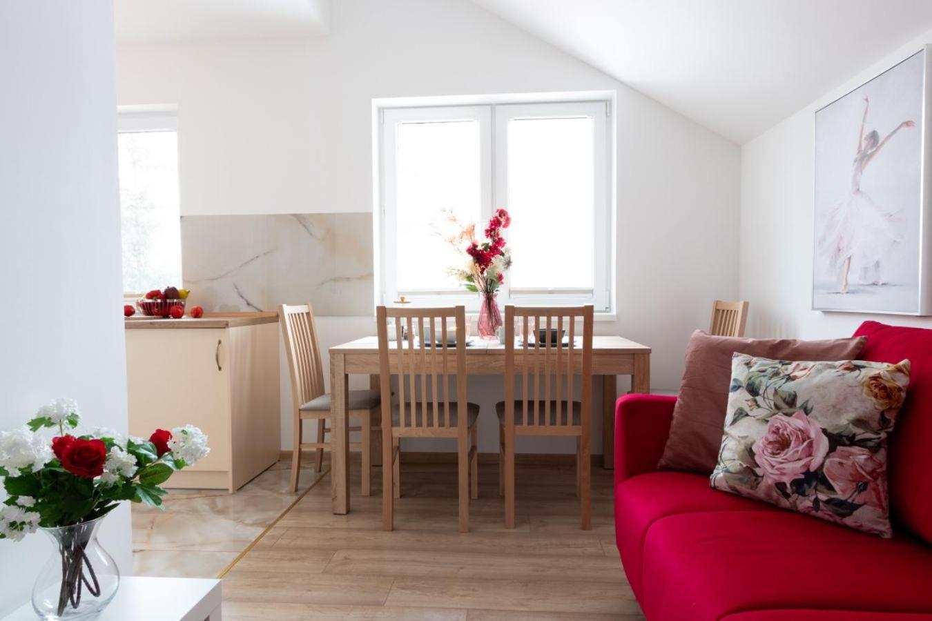 Apartament Gorki Male Tuszyn Bagian luar foto