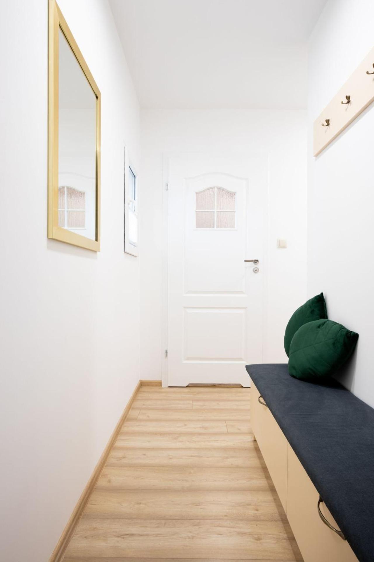 Apartament Gorki Male Tuszyn Bagian luar foto
