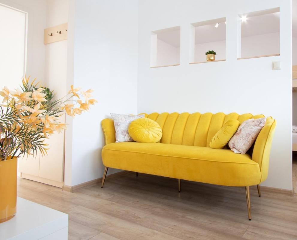 Apartament Gorki Male Tuszyn Bagian luar foto